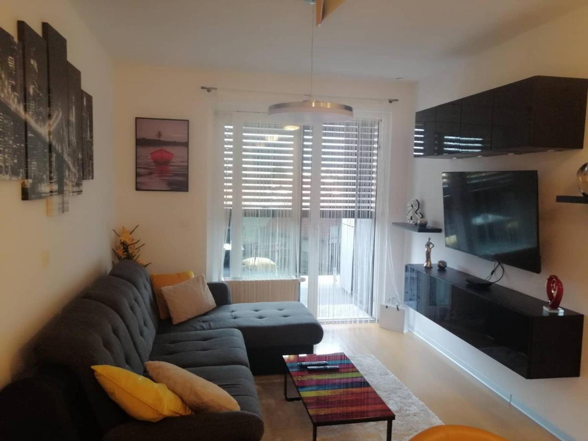 Apartman Natali*** Apartamento Varaždin Exterior foto